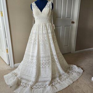 Maggie Sottero Wedding Dress- Ivory, Size 12